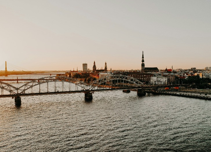 Apstiprināta Nacionālā finanšu noziegumu novēršanas un apkarošanas stratēģija 