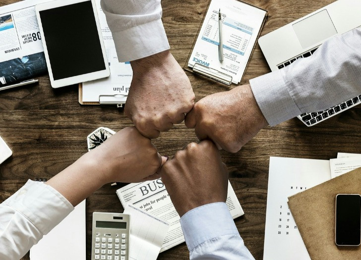 Hands together. Photo: pexels.com